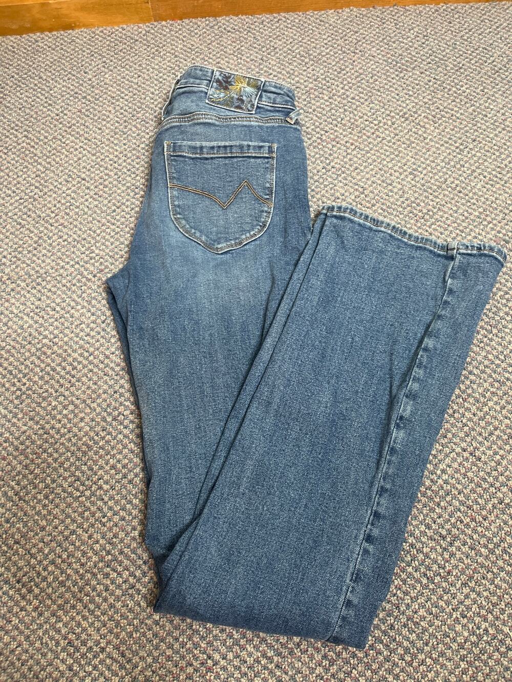 Cleo & Wolf High rise bootcut jean 27x34
